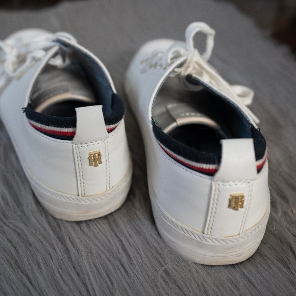 Tommy Hilfiger LOW-CUT SIGNATURE STRIPE SNEAKER - Picture 2 of 12
